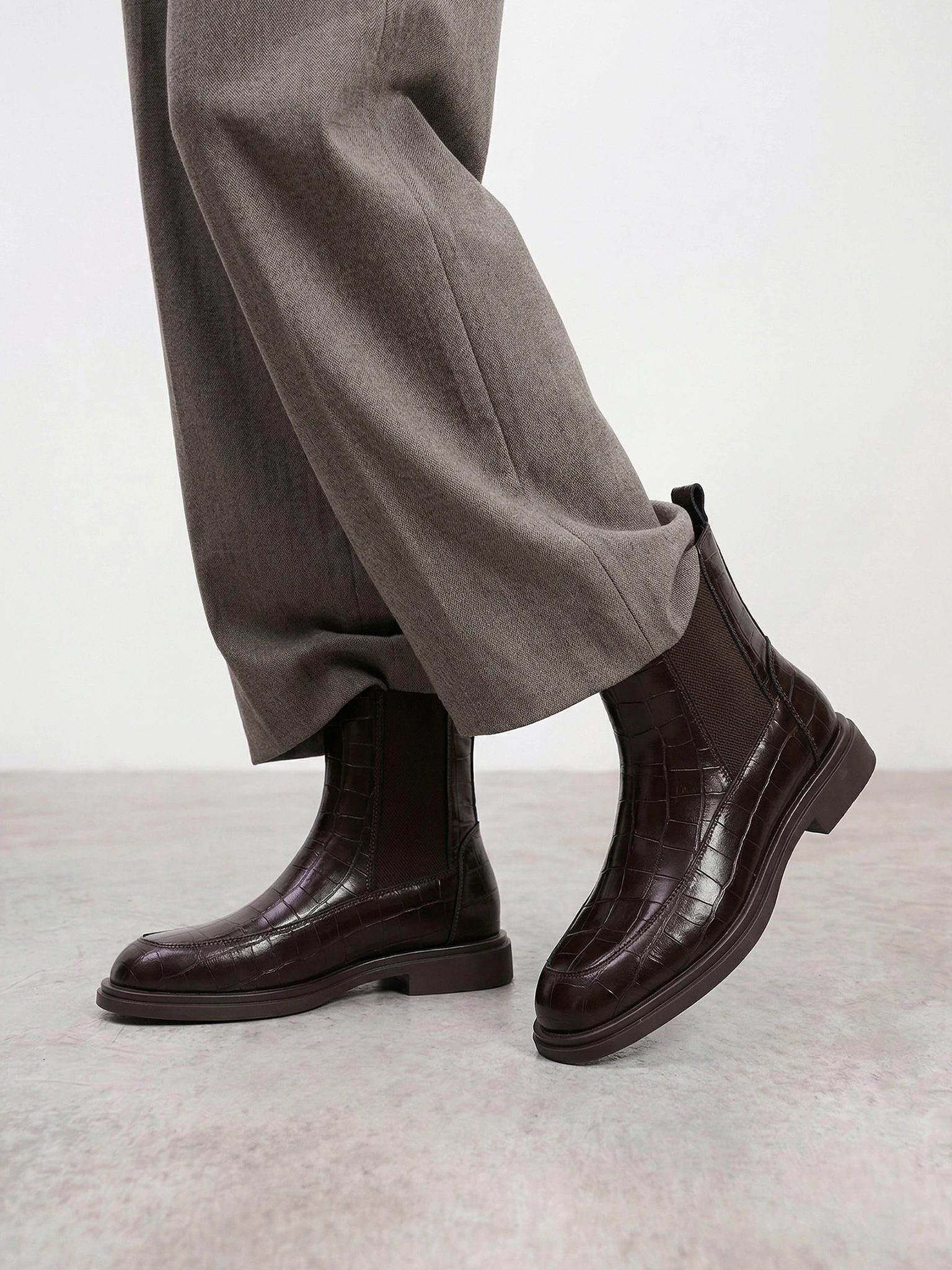 Ботинки-челси коричневого цвета из натуральной кожи